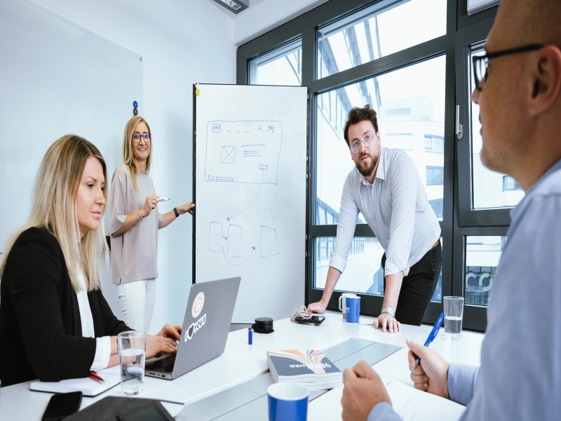 Mitarbeiter adesso beim Arbeiten